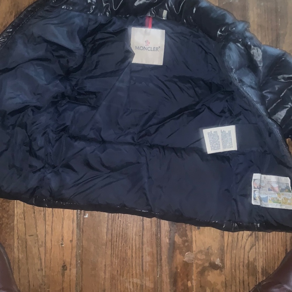 Kids moncler 3 yrs is the size I’ll take 300